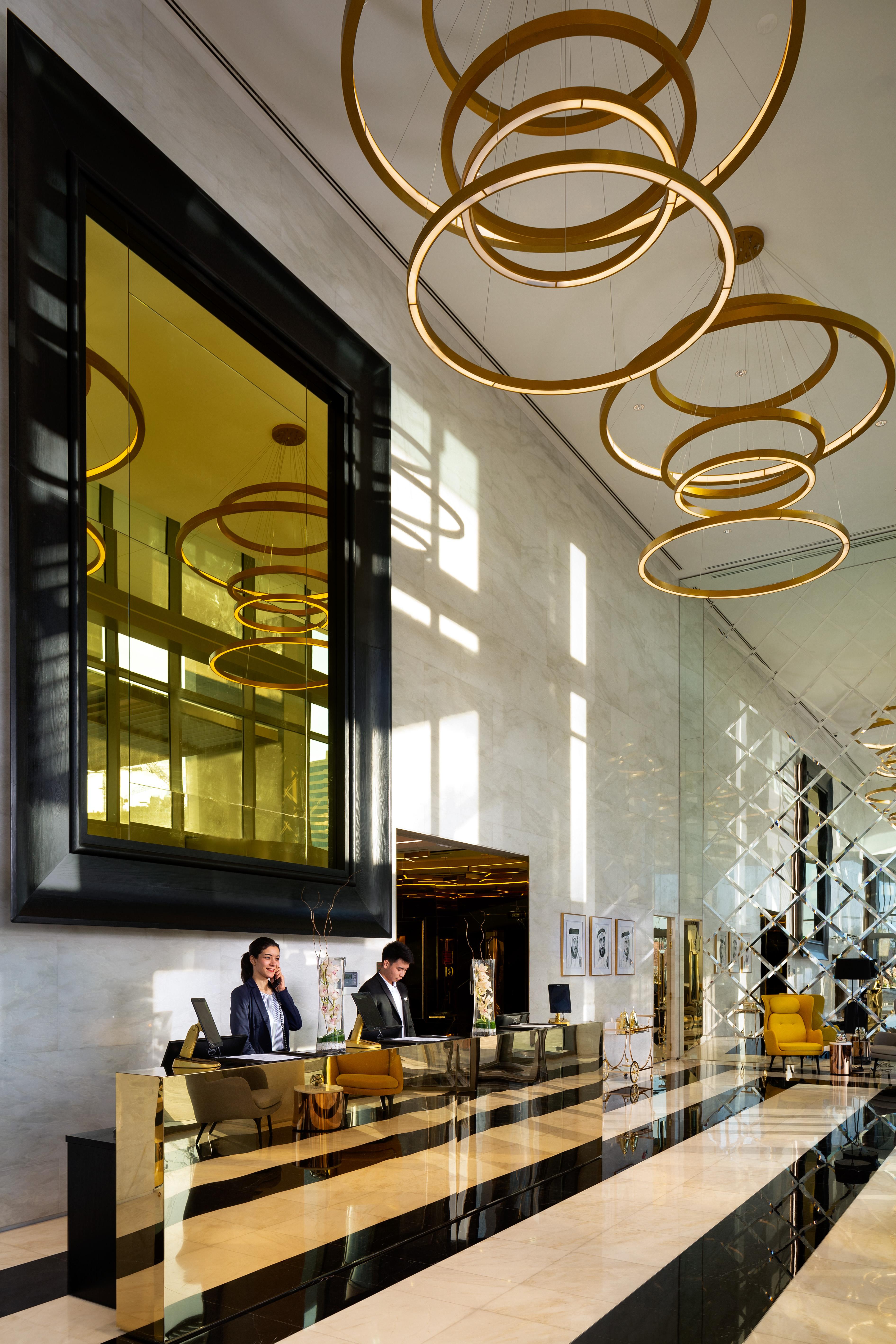 Aparthotel Millennium Atria Business Bay Dubái Exterior foto The lobby of the hotel